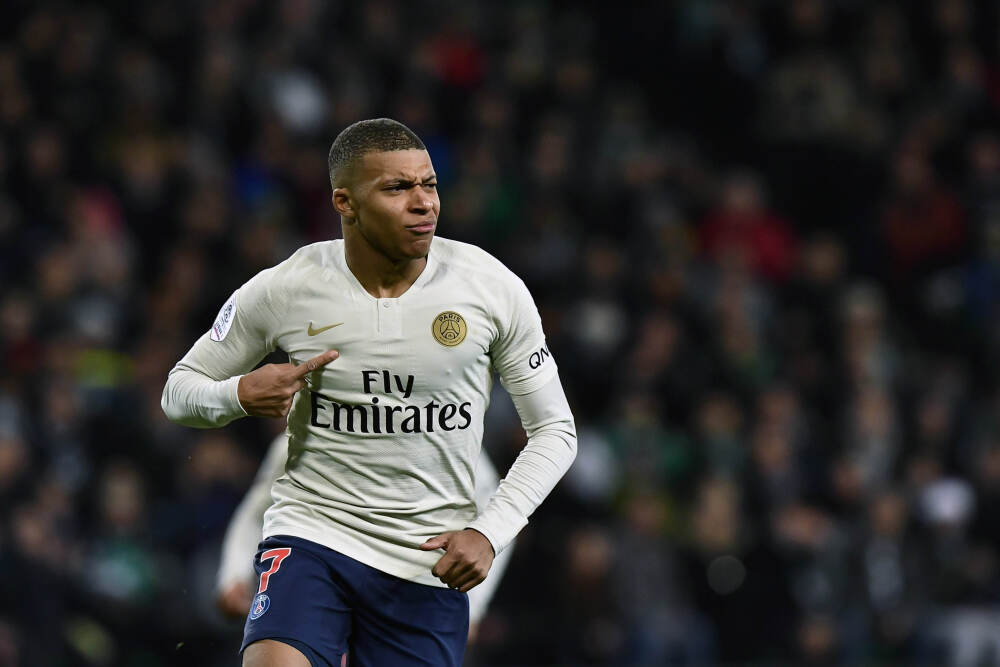 法国总统马克龙发表新年贺词，“我将工作到最后一刻”